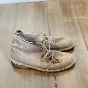 Clarks Size 7 Desert Suede Boots